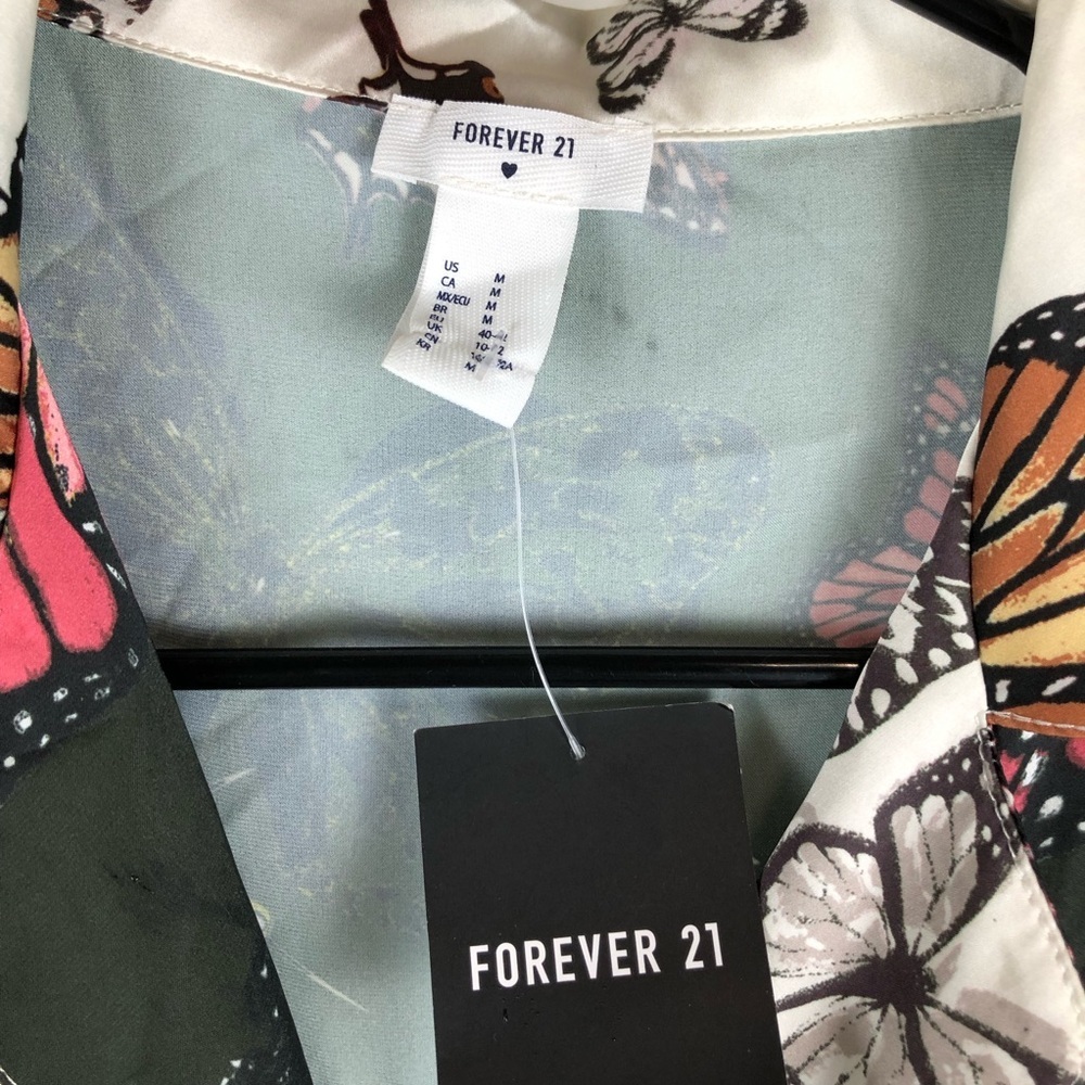 NWT Forever 21 Multicolor Butterfly Blouse Sz M (T4) - Picture 2 of 7
